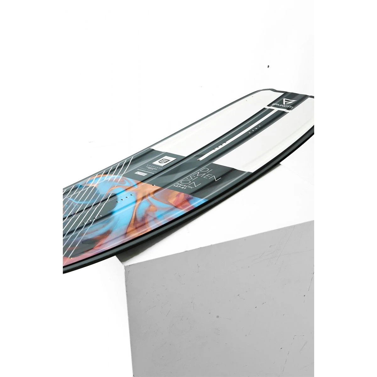 Brunotti Dimension Galatic Twintip Kiteboard M G10 Finner 6 Brunotti Dimension Galatic Twintip Kiteboard M G10 Finner - Billede 4